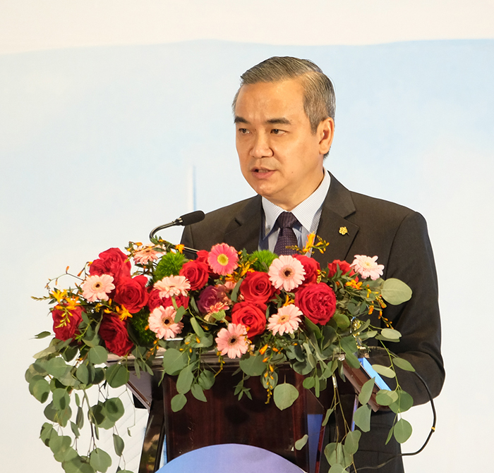 Phó Tổng Giám đốc Tổng Công ty Du lịch Sài Gòn Võ Anh Tài phát biểu tại hội nghị